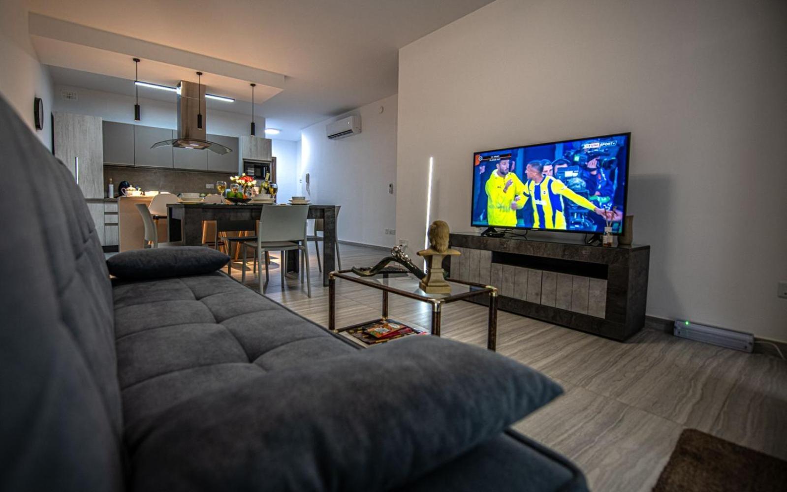 Palm Court Luxe Apartment St. Paul's Bay